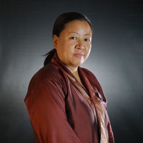 staffImage-1753077463865